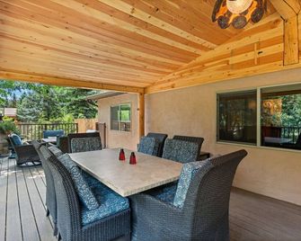 Pecos River Retreat with a Hot Tub - Pecos - Patio
