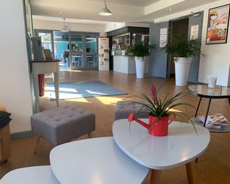 Brit Hotel Essentiel Tours Sud - Chambray-lès-Tours - Lobby