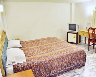 Highfive Guest House - Pattaya - Chambre