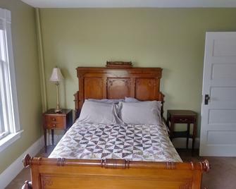 Steamers Bed & Breakfast - Gagetown - Bedroom