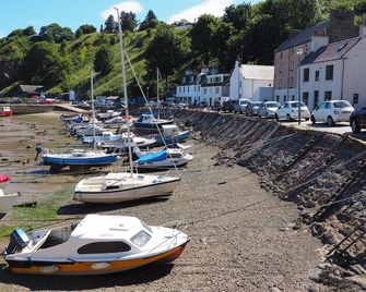 The Snug @ the Mill Inn, Stonehaven - Стонгейвен - Пляж