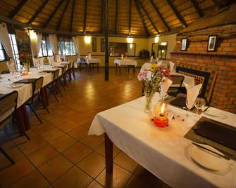 Island Safari Lodge - Maun - Ravintola