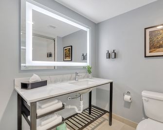 The Kingston Hotel - Savannah - Bathroom