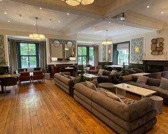 Gwydyr Hotel - בטווס אי קואד - טרקלין