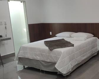 Hotel Esmeralda Verde - Teófilo Otoni - Bedroom