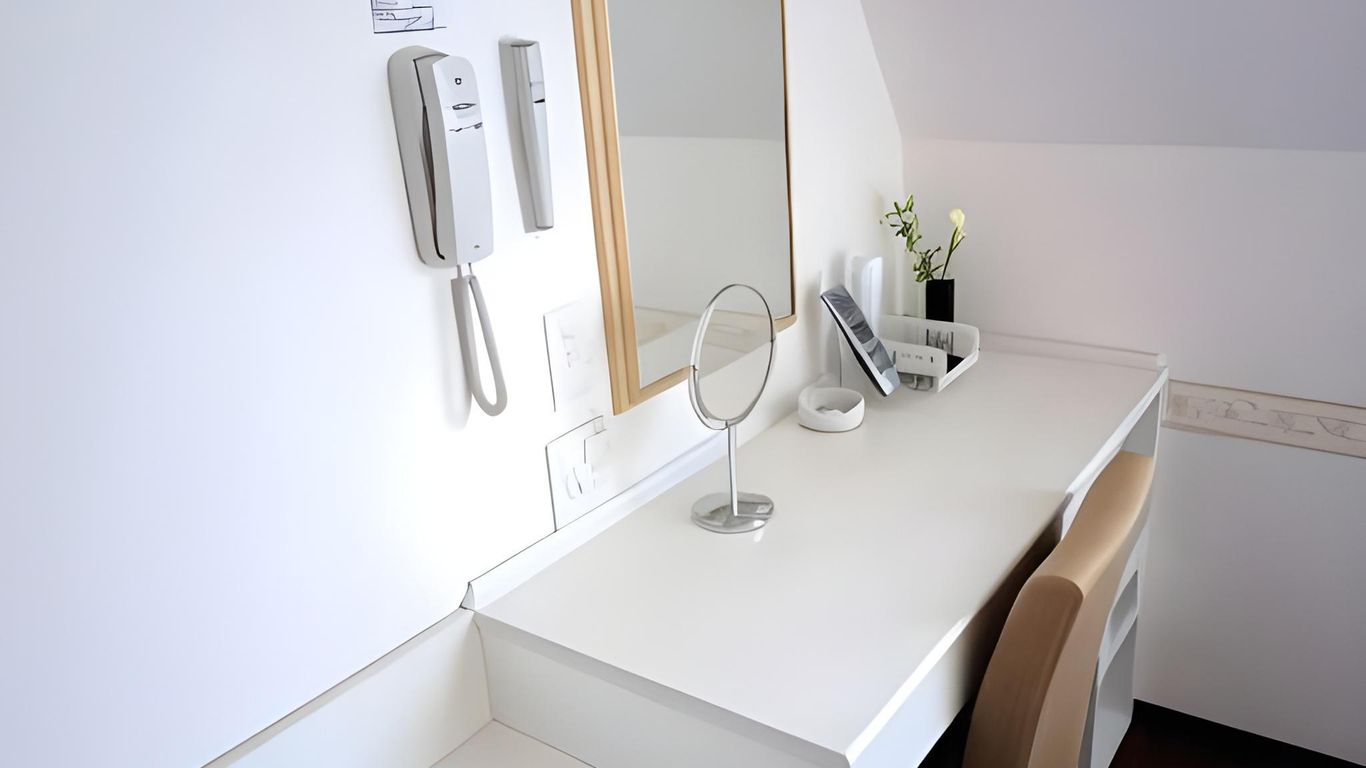 Hotel Shimbashi Sambankan