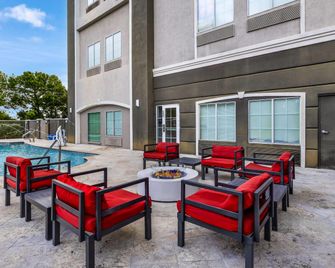 La Quinta Inn & Suites by Wyndham Alvin - Alvin - Vybavení ubytovacího zařízení