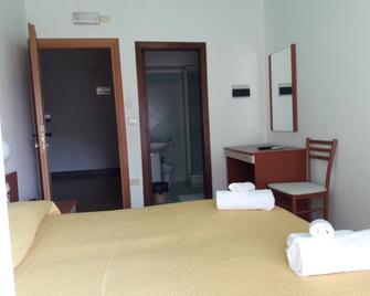 Hotel Calabria - Praia a Mare - Bedroom
