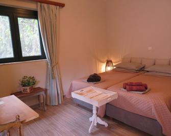 Nature Lodge - Ktima Natura, Guesthouse Close To Airport And Seaside - Vravrona - Bedroom