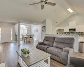 Cozy Home Near Fort Gordon - Grovetown - Wohnzimmer