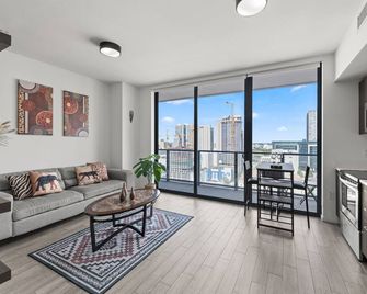Breezy Stays Luxury Residences - near Kaseya Center - Miami - Ruang tamu