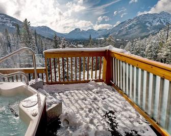 Banff Getaway in great Location | Private Hot Tub! - Banff - Balcó