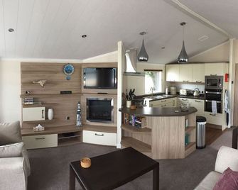 'The Shed', A luxury lodge with a view, Sandhills Holiday Park Mudeford - Christchurch - Cuisine
