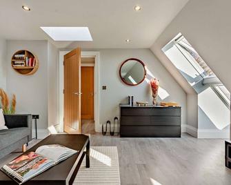 The Nook - Burford - Living room