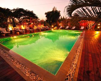 Terres Rouges Lodge - Banlung - Pool