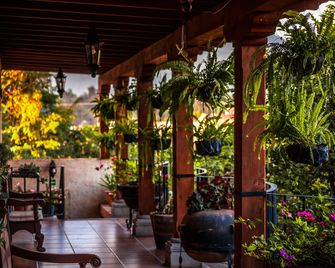 Naif Boutique Hotel - Antigua Guatemala - Patio
