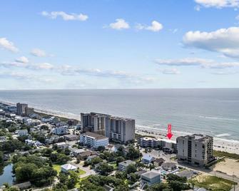 Oasis Hotel - North Myrtle Beach - Beach