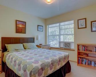 13 Lodge - Hood River - Bedroom