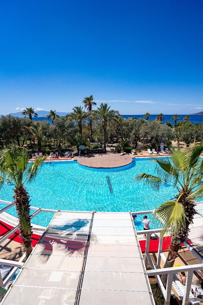 لاتانيا بارك ريزورت - شامل جميع الخدمات