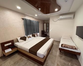 Hotel Balaji Square - Porbandar - Bedroom