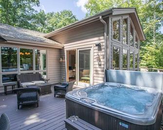 Misty Mountain Manor - Linville
