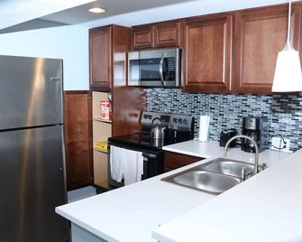 Cozy & Stylish Walkout Basement Apartment - Aurora - Cocina