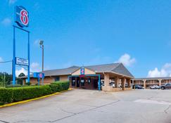 16 Best Hotels In Marshall Texas Hotels From 48 Night Kayak