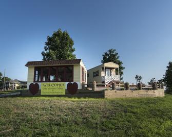Tiny House On The Mountaintop - Mountain View - Building