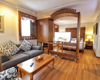 Aziza Syariah Hotel Solo by Horison - Surakarta City - Sala de estar
