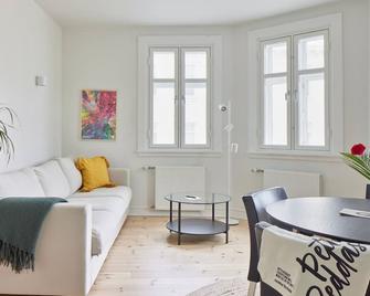 Thingholt Hotel Apartments from Center Hotels - Reykjavik - Living room