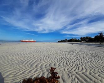 Saint John Beach House - Bantayan - Beach