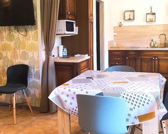 Gîte La Chevêche 2/4 Persons, Jacuzzi, Games Room 10 Min From Verdun, Meuse - Watronville - Comedor