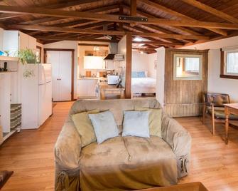 Heart Of Mendocino Village, Fabulous Views! - Mendocino - Living room