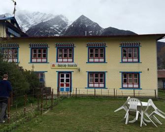 Himalaya Lodge - Lukla - Edificio