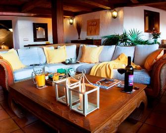 Finca La Corona - Yé - Sala de estar