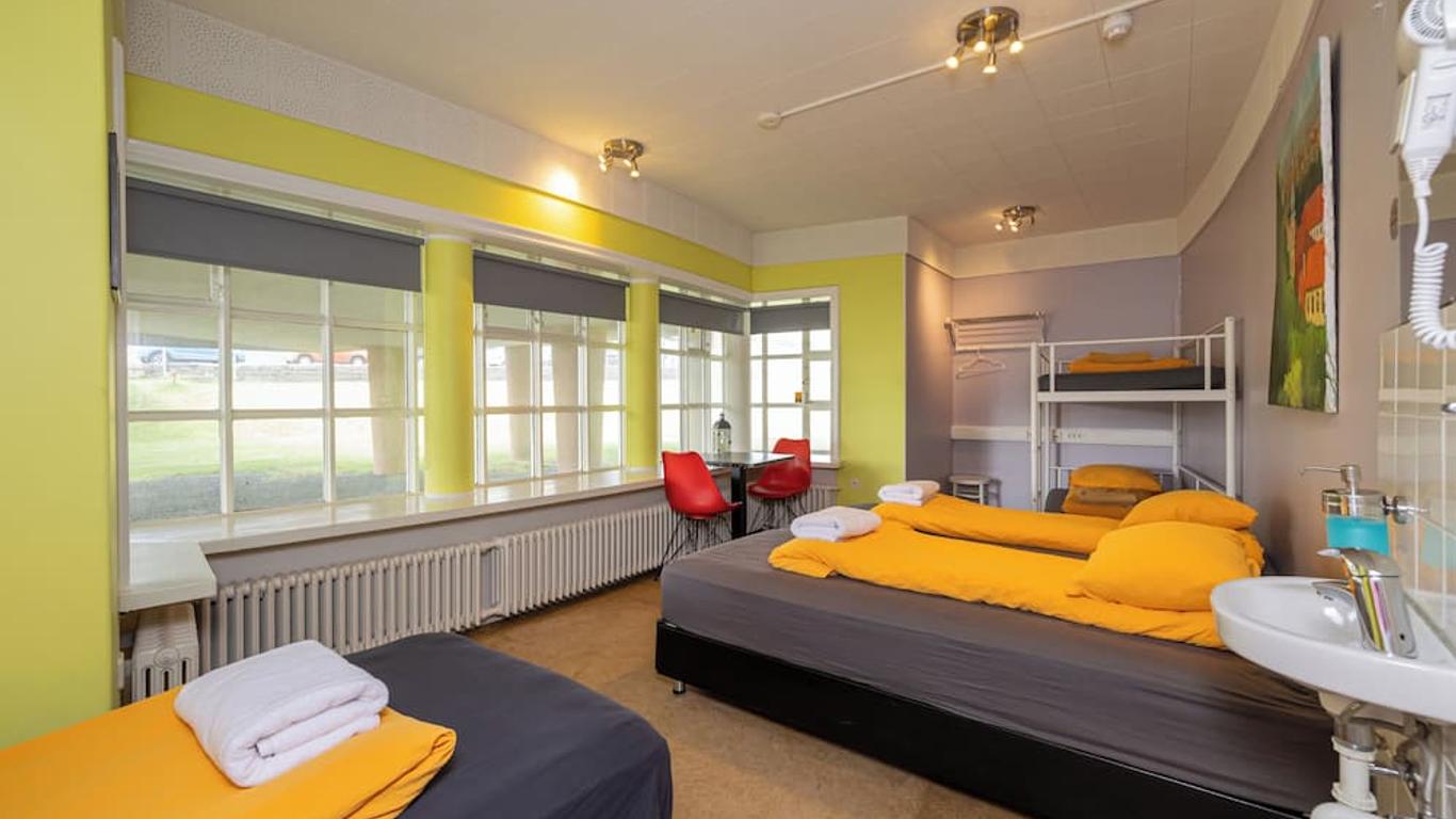 Hostel B47
