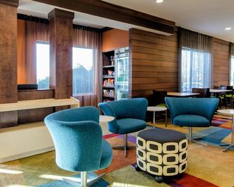 Fairfield Inn & Suites by Marriott Potomac Mills Woodbridge - Woodbridge - Area lounge