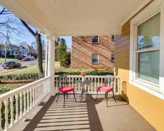 Cozy Roanoke Vacation Rental 2 Mi to Downtown! - Roanoke - Balcony