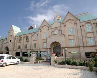 Hotel Le Castle - Rudrapur - Building