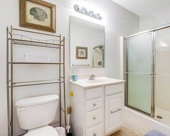Sandpiper Villages --- 35552 E Atlantic Unit #106 - Rehoboth Beach - Bathroom