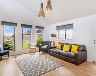 Central Park - Port Fairy - Living room