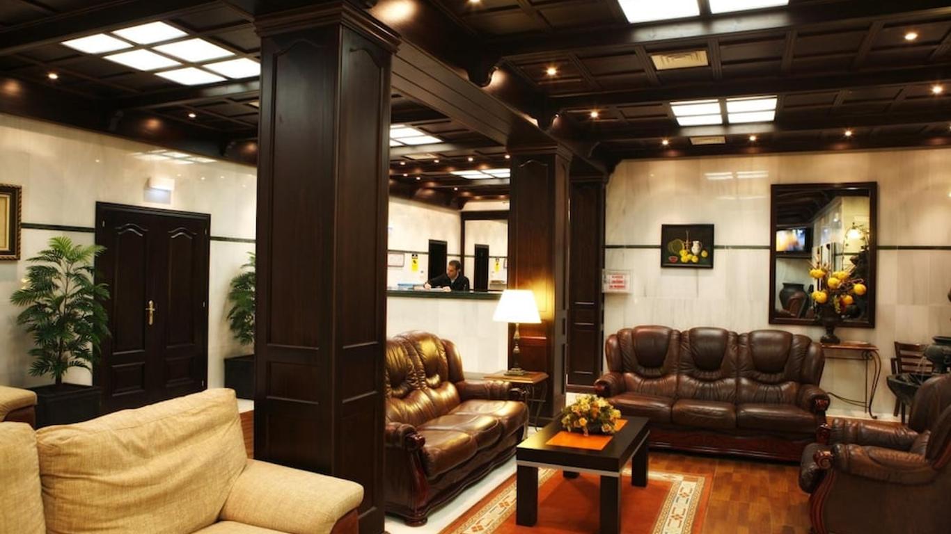 هوتل لاس أكاثياس