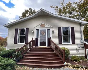 The Guest Cottage at Dryville - Mertztown - Building