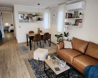 Charming 1-bedroom apartment in cool Providencia with AC, WiFi - Providencia - Pokój dzienny