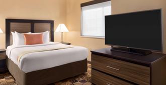 Hawthorn Suites By Wyndham Oak Creek/Milwaukee Airport - Oak Creek - Bedroom