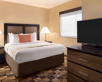 Hawthorn Extended Stay by Wyndham Milwaukee Airport - Oak Creek - Slaapkamer