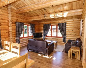 Pine Lodge - Oakham - Living room