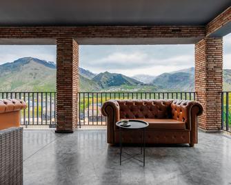 Hotel Memoir Kazbegi By Dnt Group - Stepantsminda - Balcony
