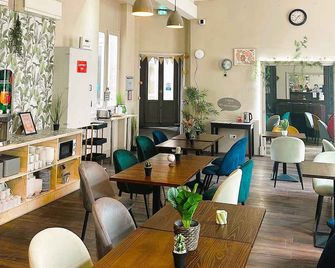 أوبيرج دو جيونيس هي أفيجنون - أفينيون - مطعم