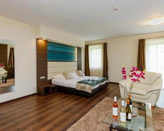 Hotel Villa Völgy Wellness & Konferencia - Eger - Bedroom